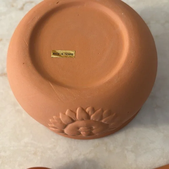 Terracotta Clay Pot with Spoon - Picture 4 of 5